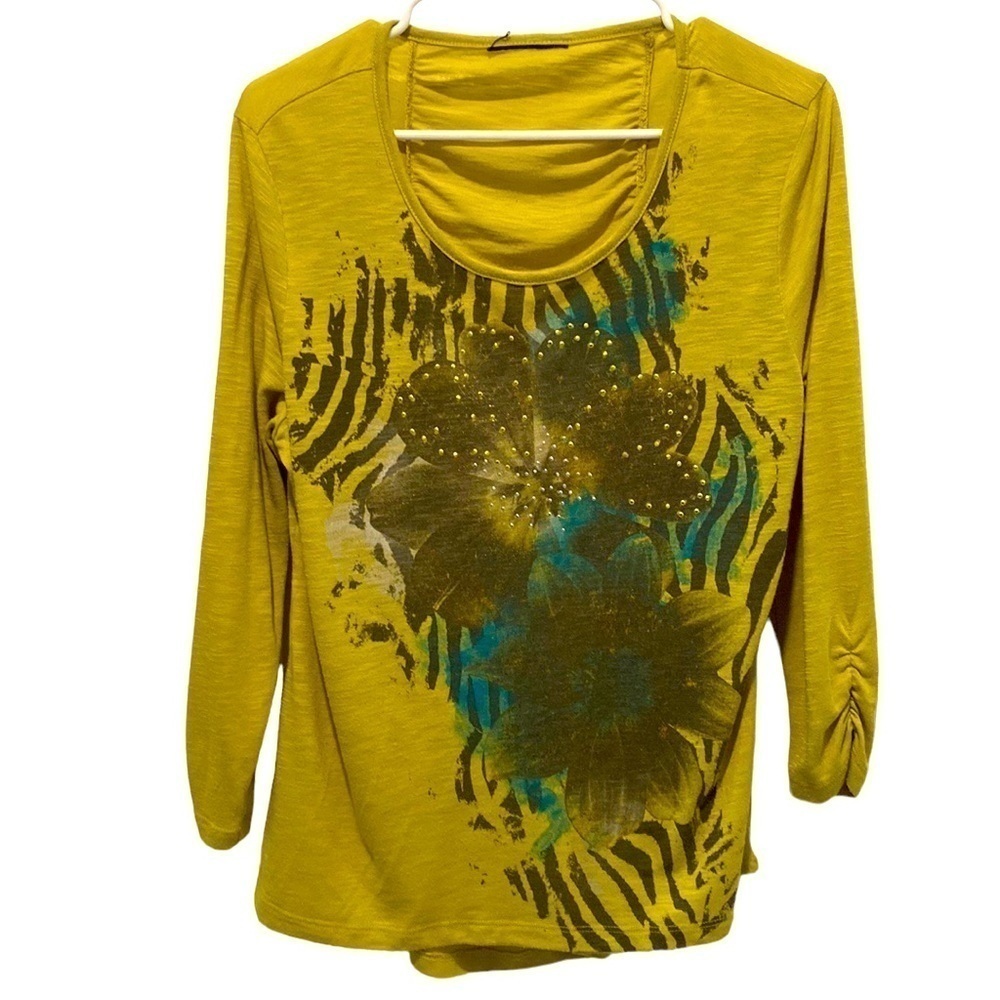 Boho top blouse with sparkly studs ruffled back and sleeves chartreuse green M
C